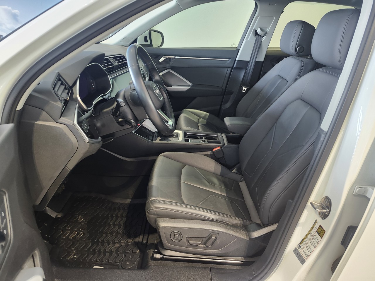 2021 Audi Q3 - Image 11
