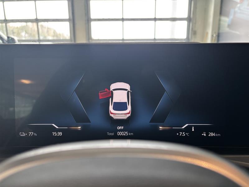 2025 BMW i4 - Image 4