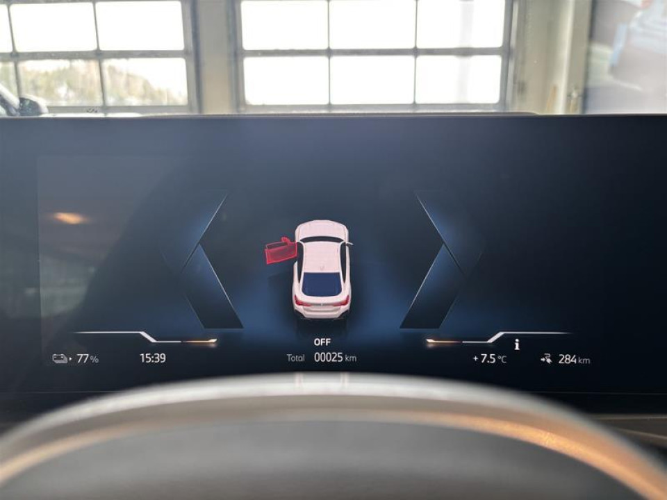 2025 BMW i4 - Image 4