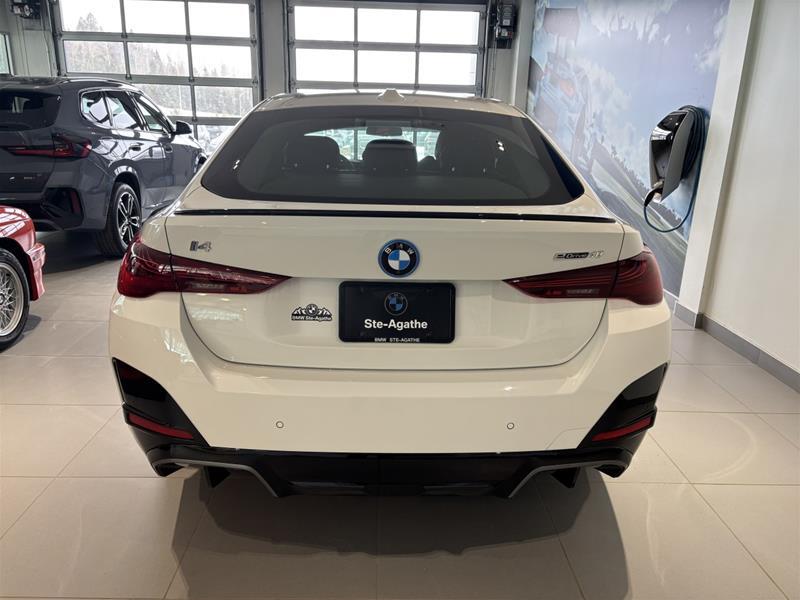 2025 BMW i4 - Image 5