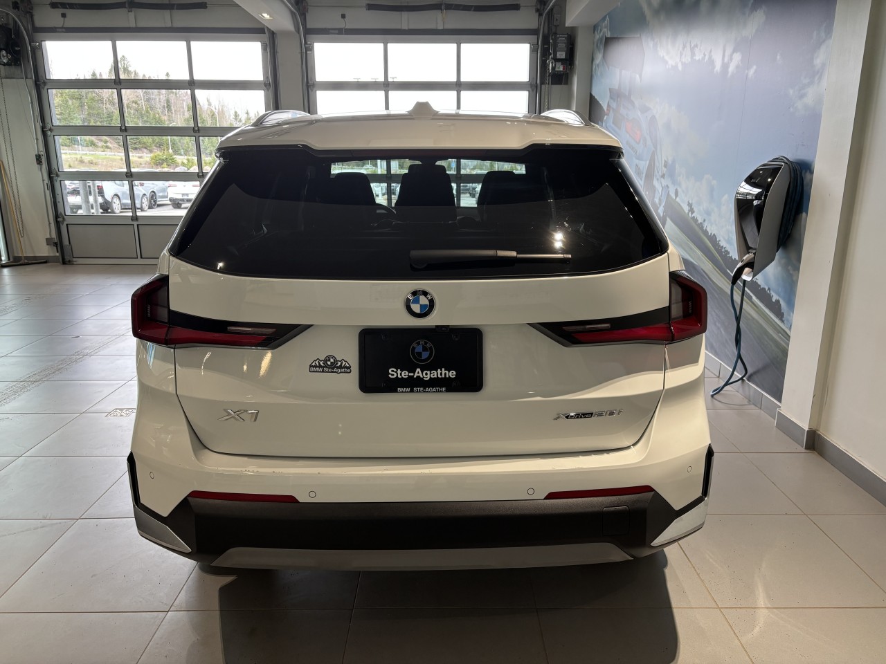 2023 BMW X1 - Image 5