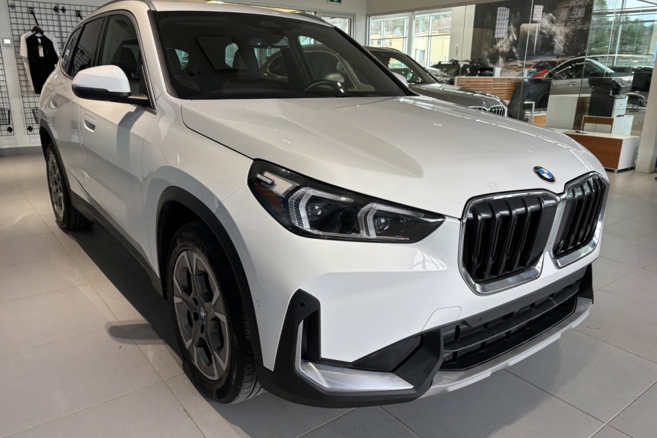 2023 BMW X1 - Image 9