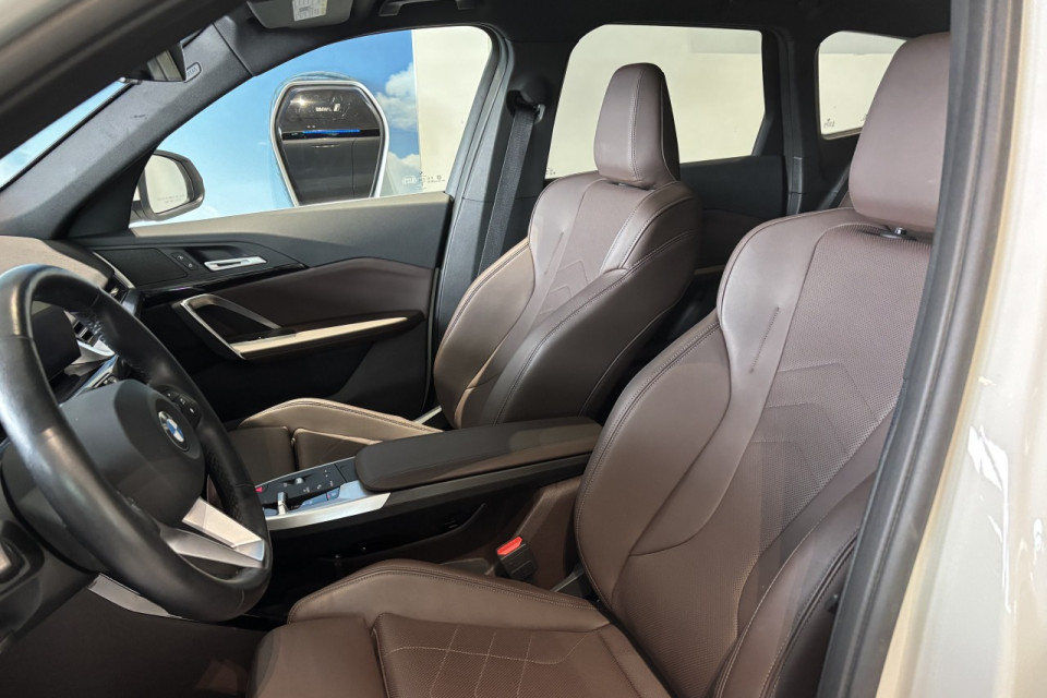 2023 BMW X1 - Image 11