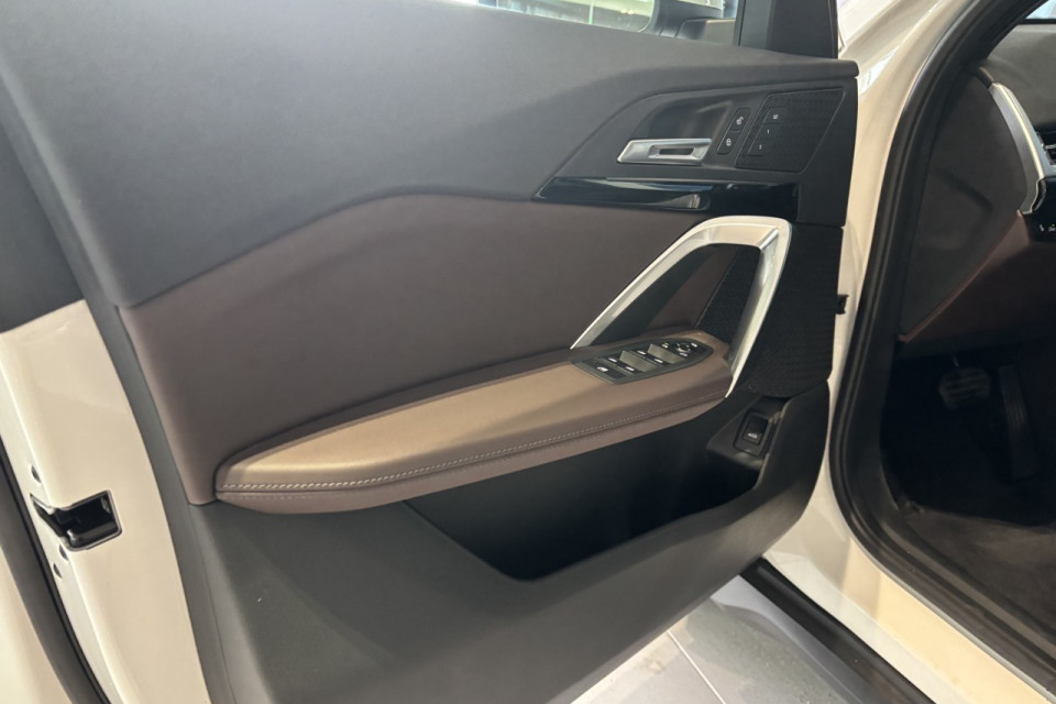 2023 BMW X1 - Image 13