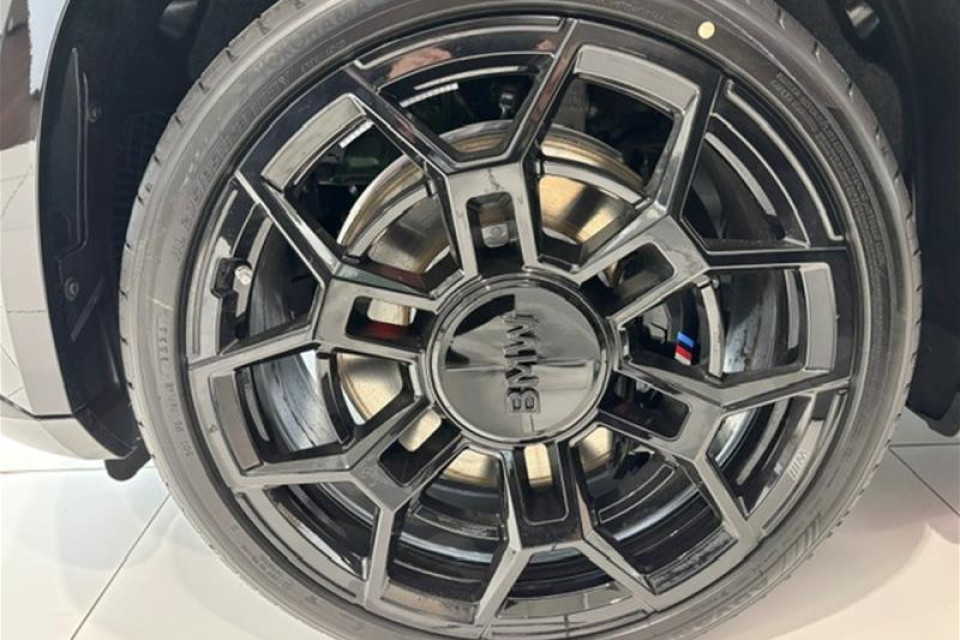 2026 BMW XM - Image 2