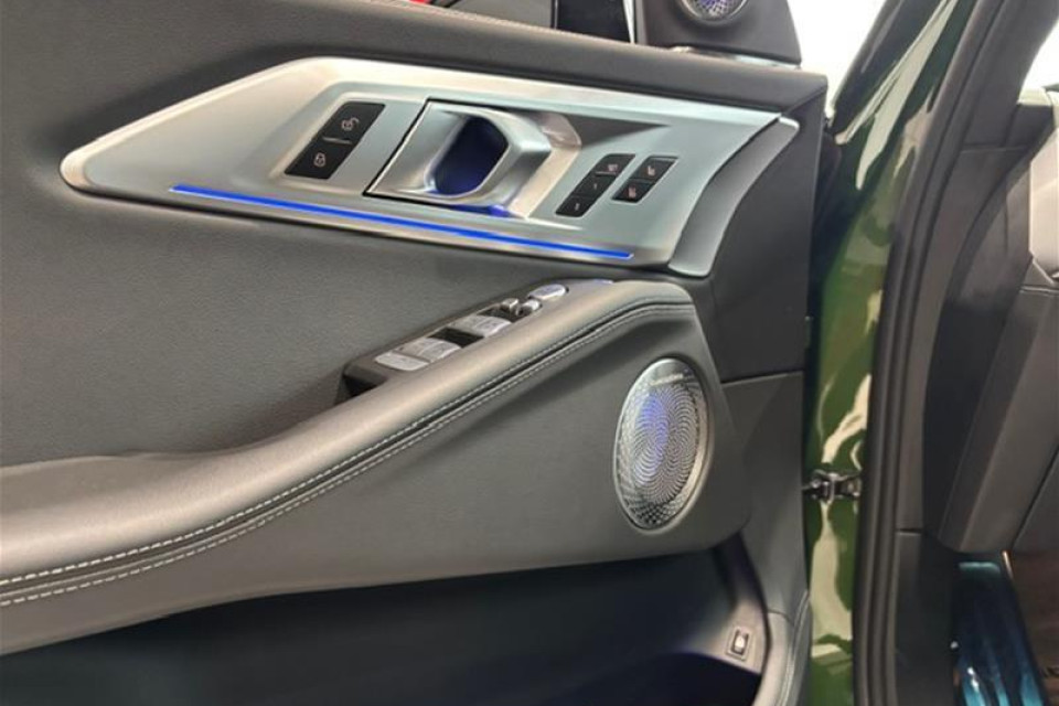 2026 BMW XM - Image 10