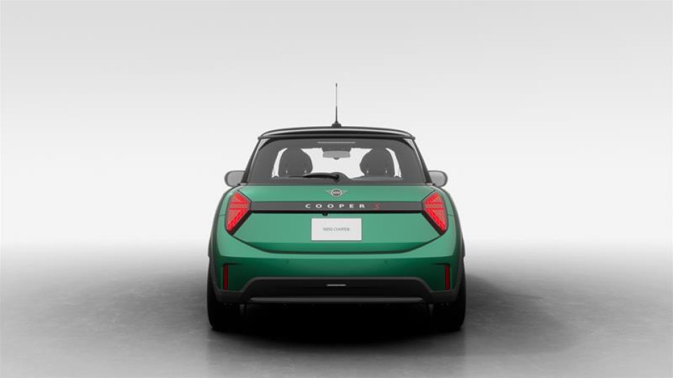 2026 MINI 3 Door - Image 11