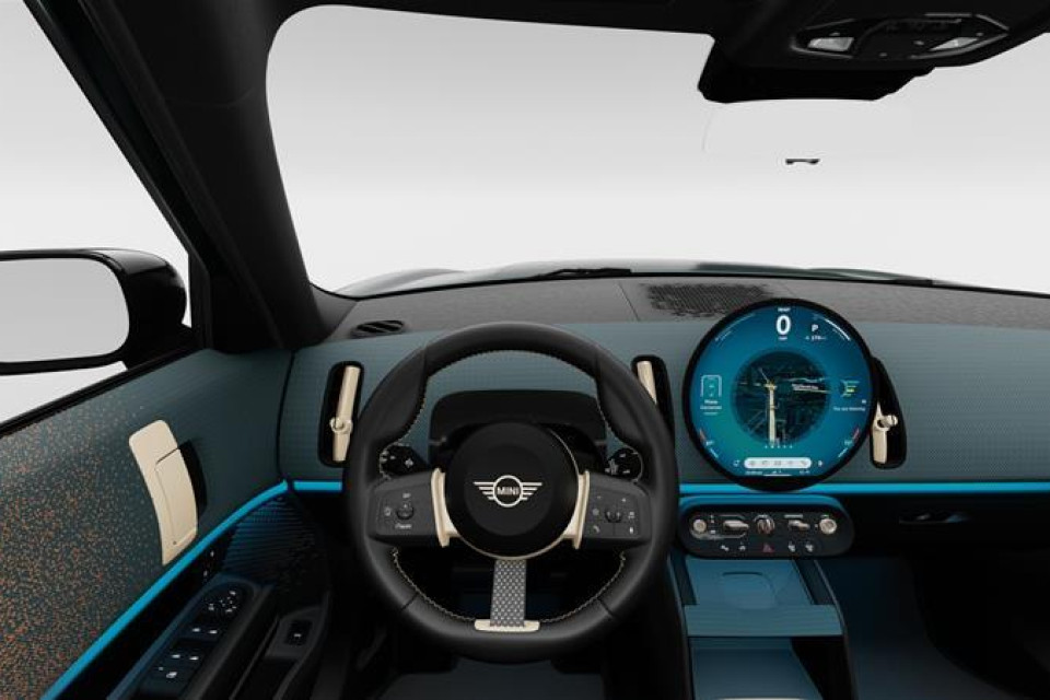 2027 MINI Countryman - Image 13