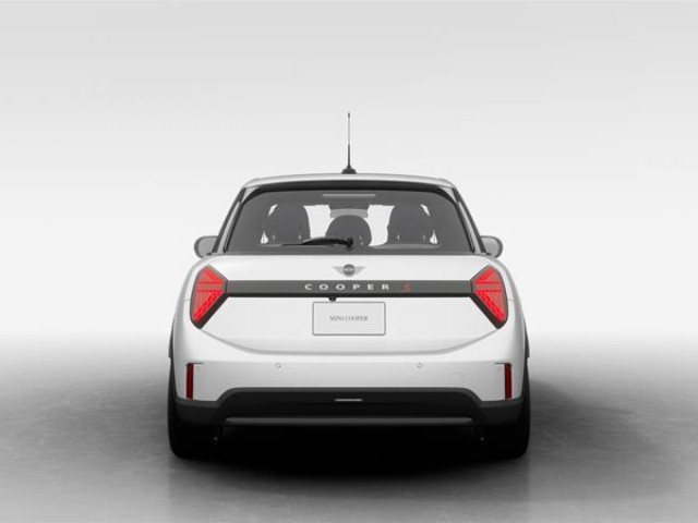 2026 MINI 5 Door — 4