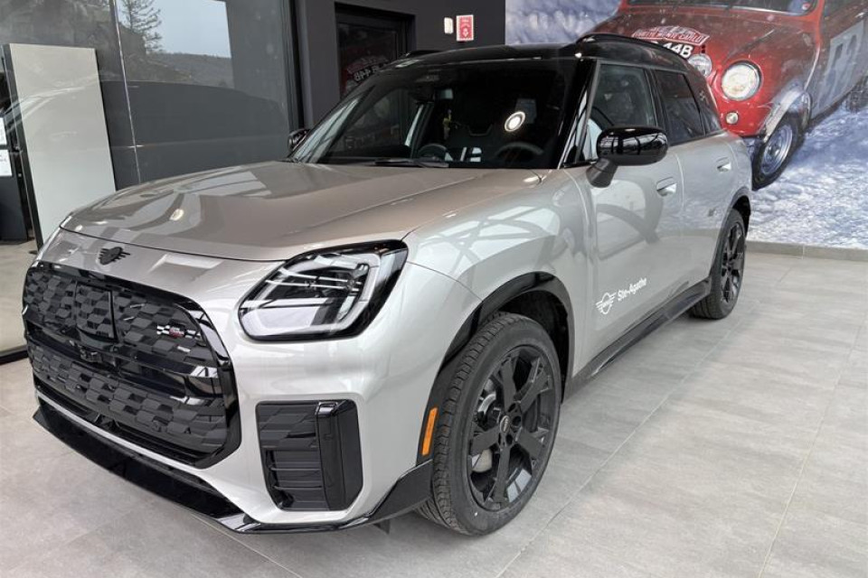 2026 MINI Countryman - Image 1