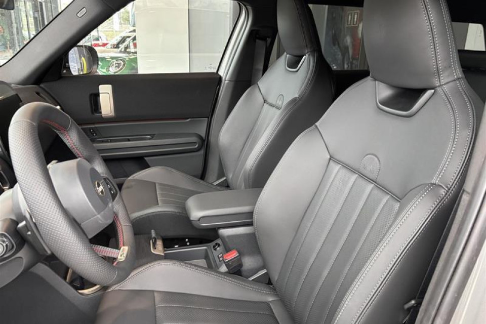 2026 MINI Countryman - Image 10