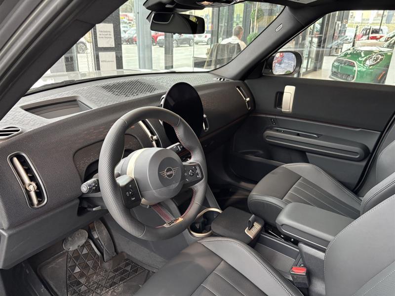 2026 MINI Countryman - Image 11