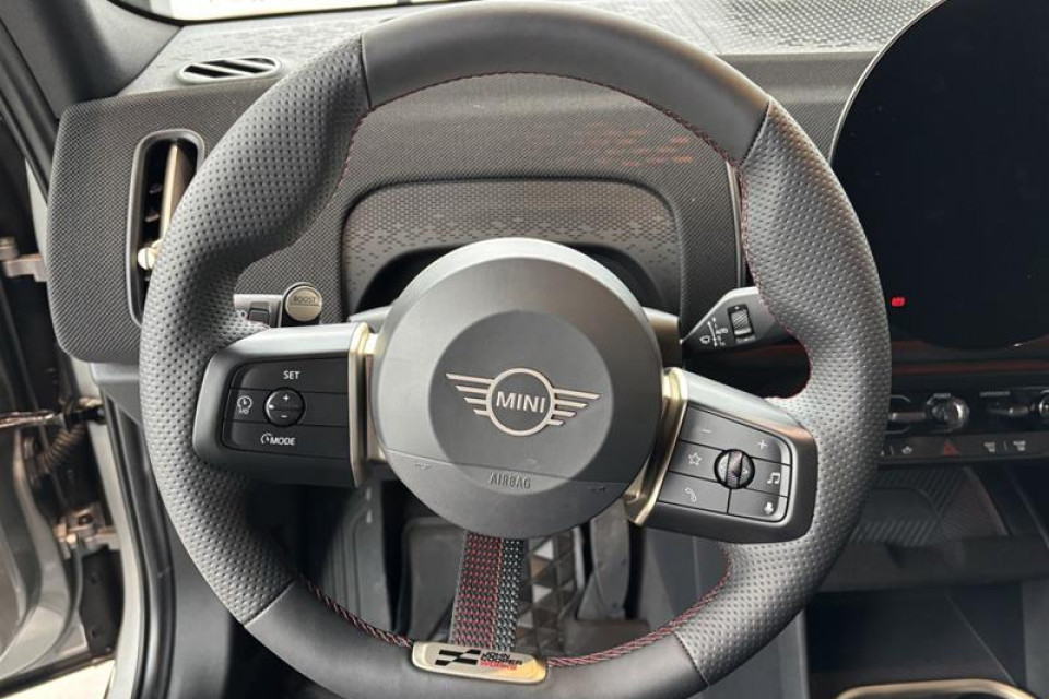 2026 MINI Countryman - Image 13