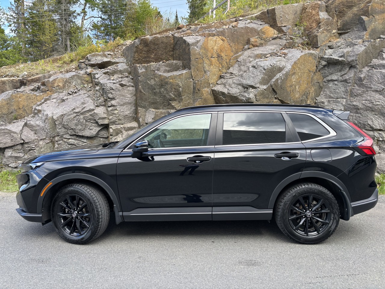 2025 Honda CR-V - Image 2