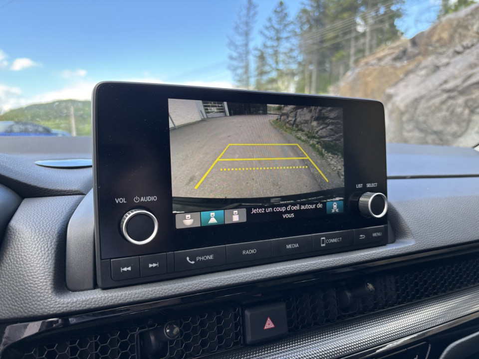 2025 Honda CR-V - Image 18