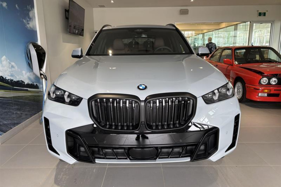2026 BMW X5 - Image 7