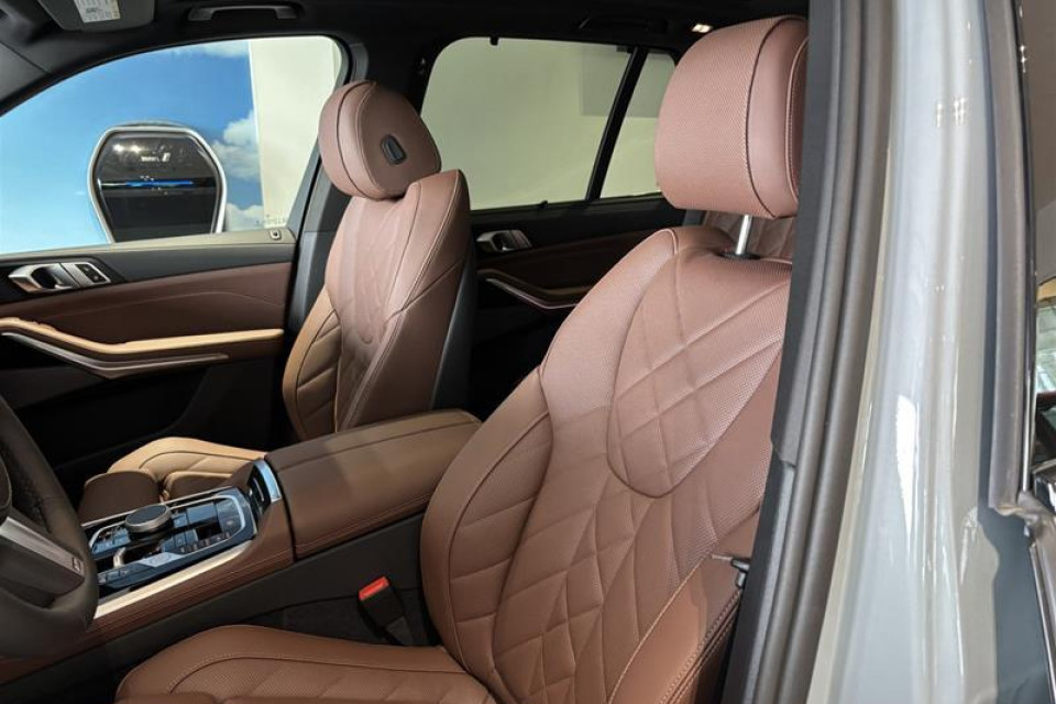 2026 BMW X5 - Image 8