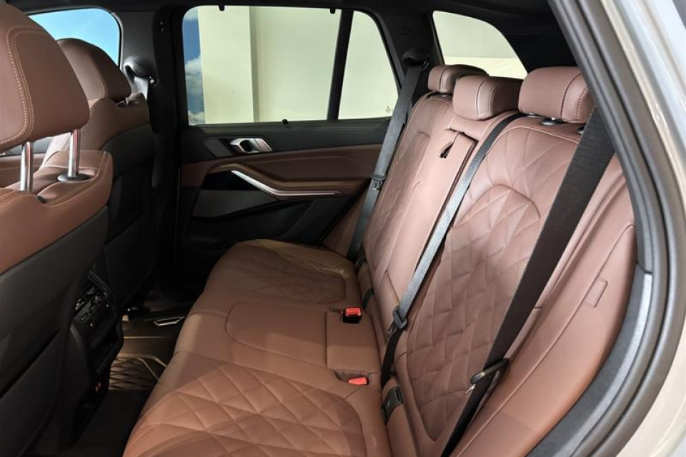 2026 BMW X5 - Image 10