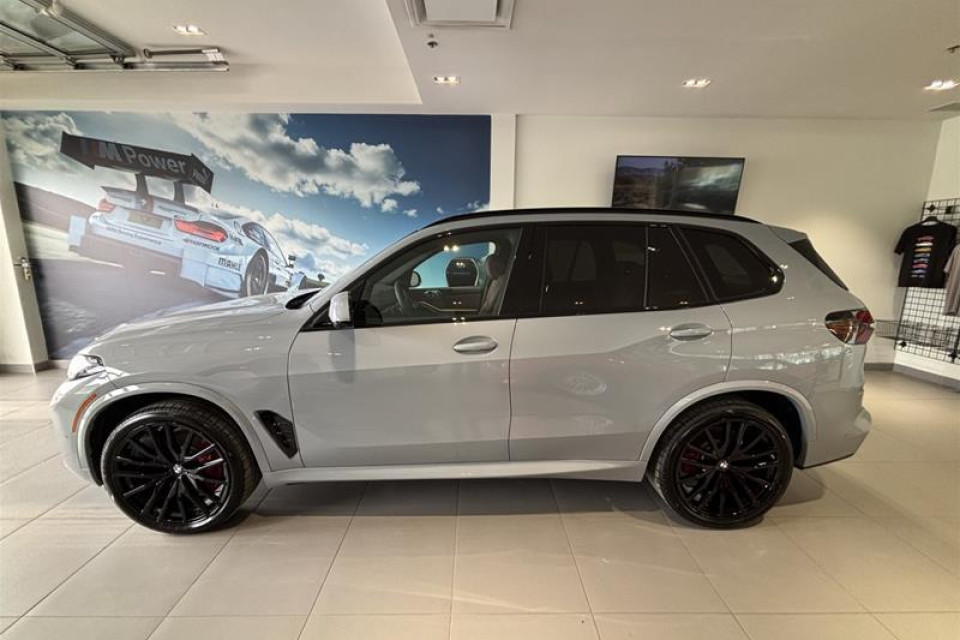 2026 BMW X5 - Image 13