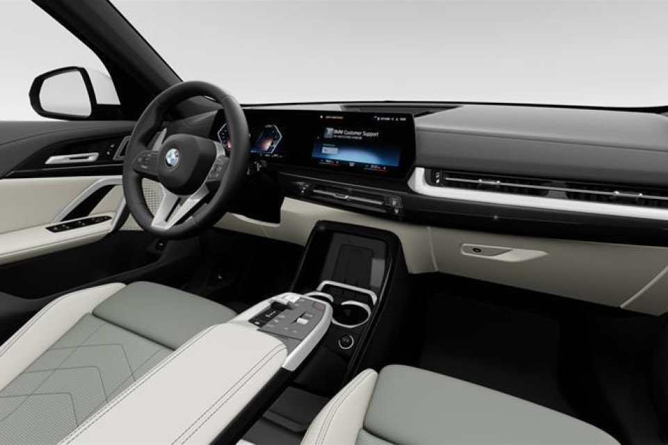 2026 BMW X1 - Image 13