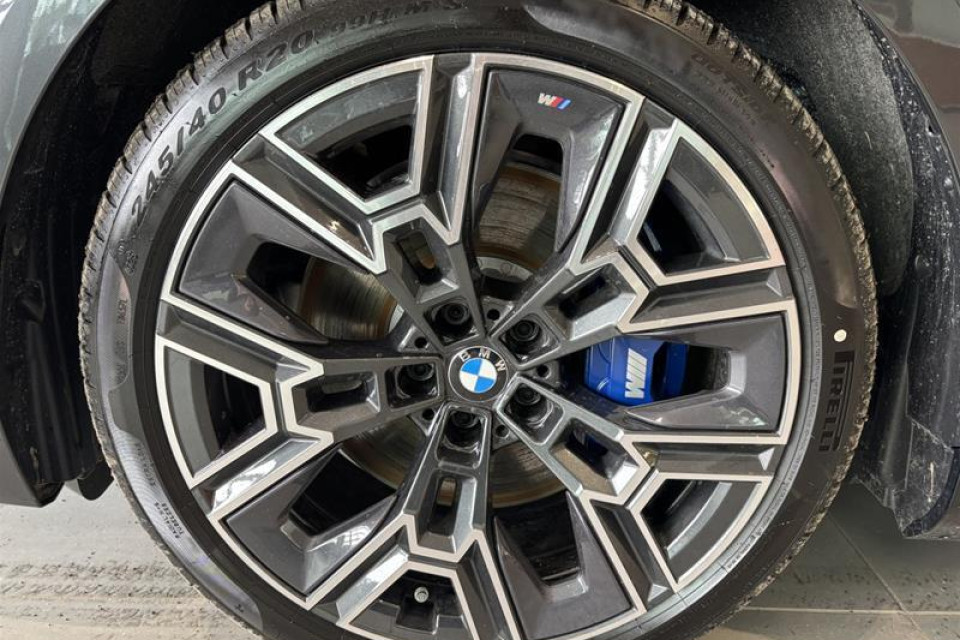 2026 BMW 5 Series - Image 3