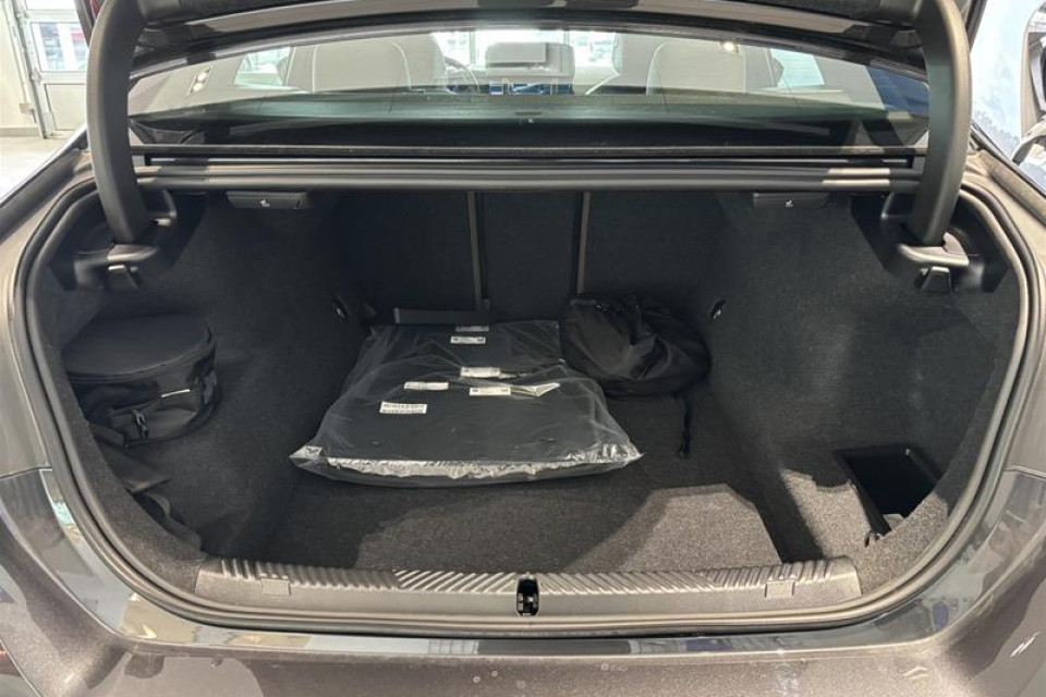 2026 BMW 5 Series - Image 6