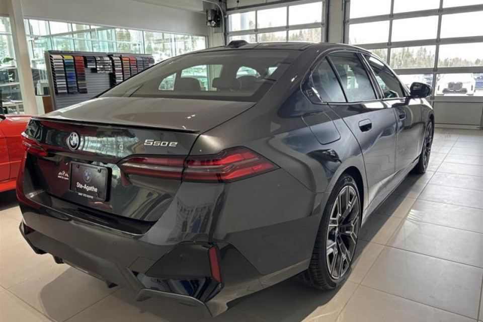 2026 BMW 5 Series - Image 8