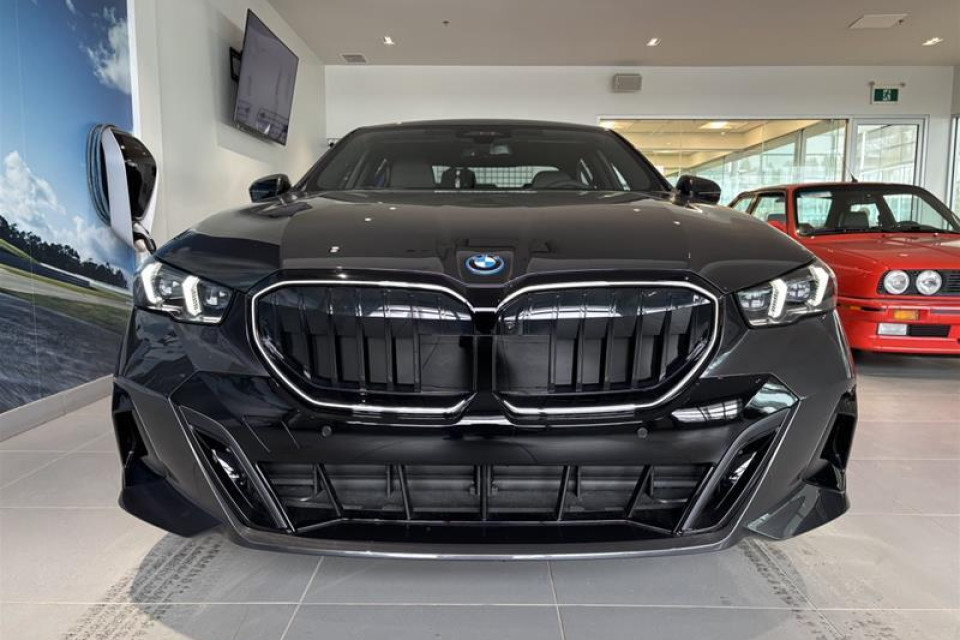 2026 BMW 5 Series - Image 9