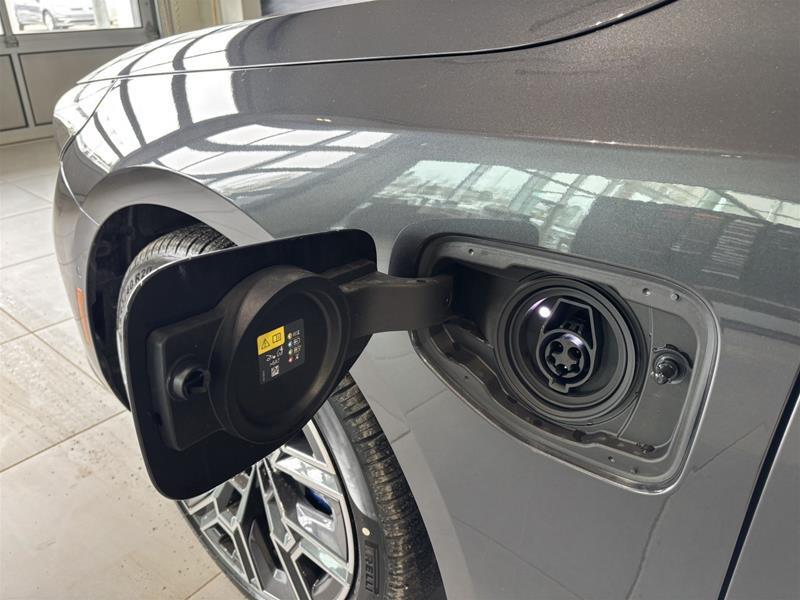 2026 BMW 5 Series - Image 11