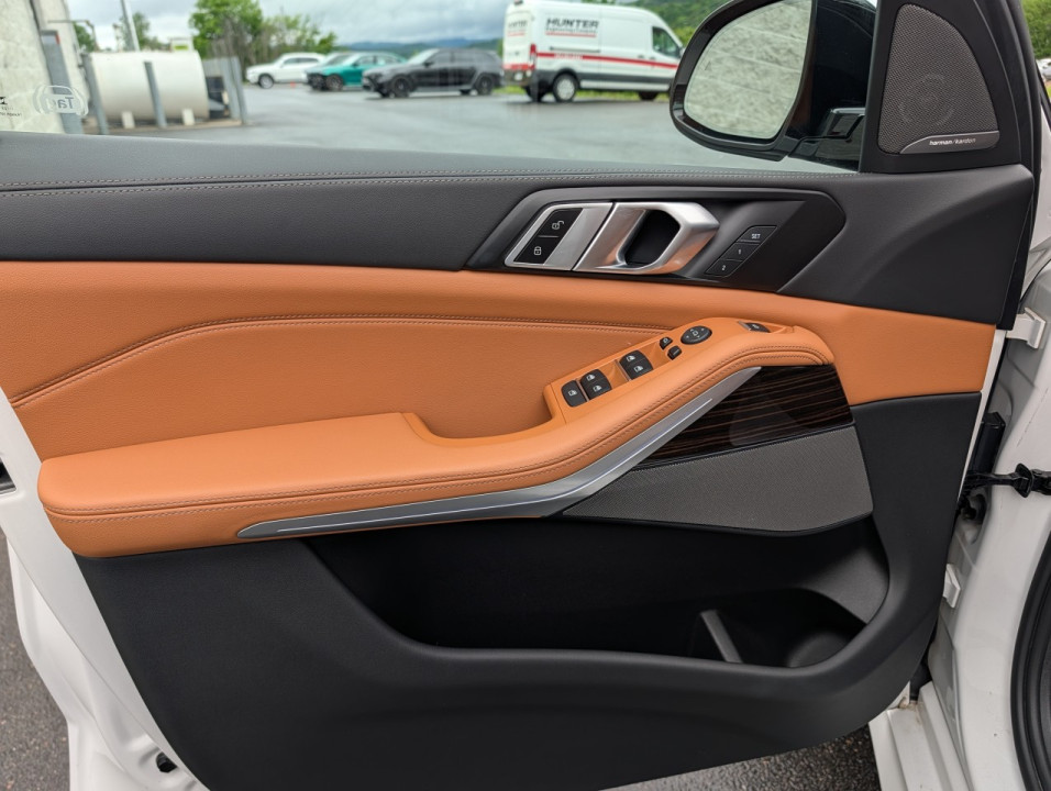 2024 BMW X5 - Image 11