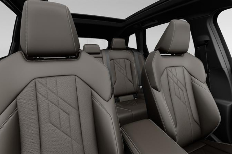 2026 BMW X3 - Image 3