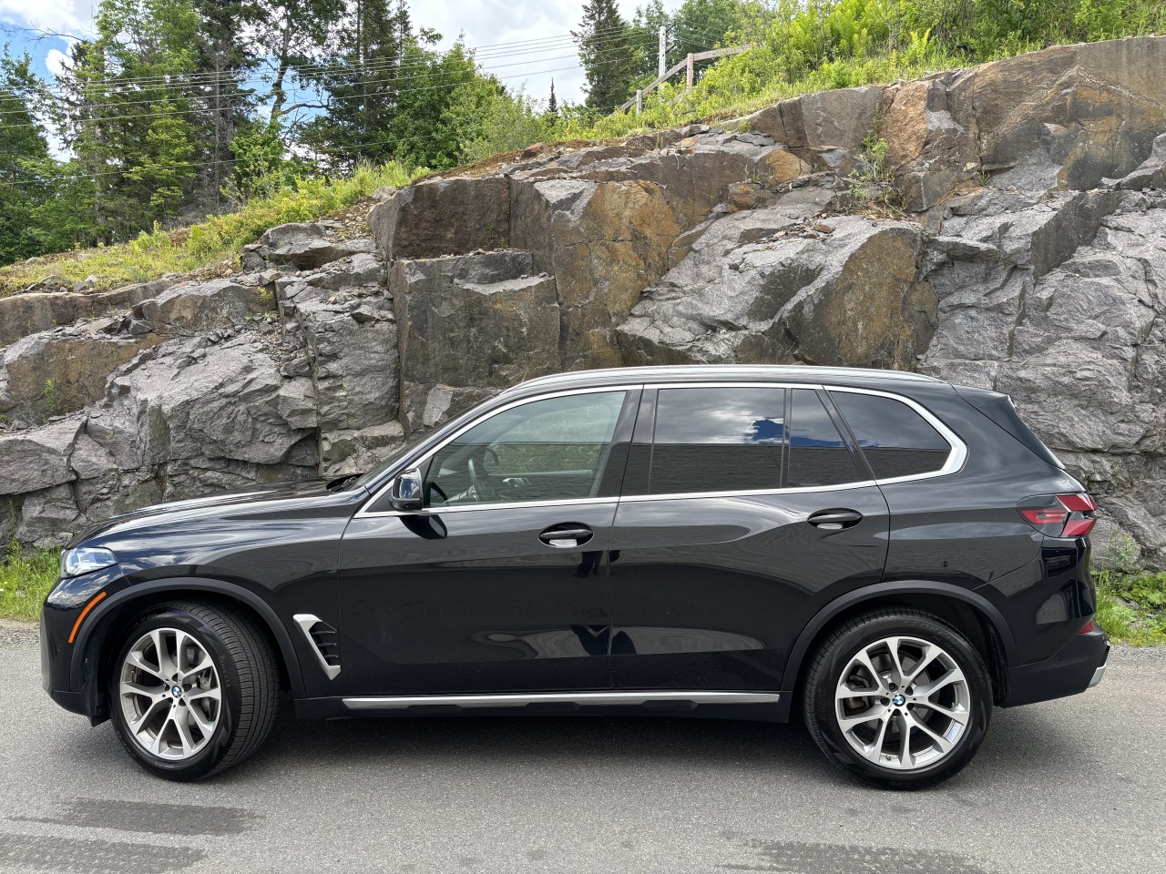 2024 BMW X5 - Image 2