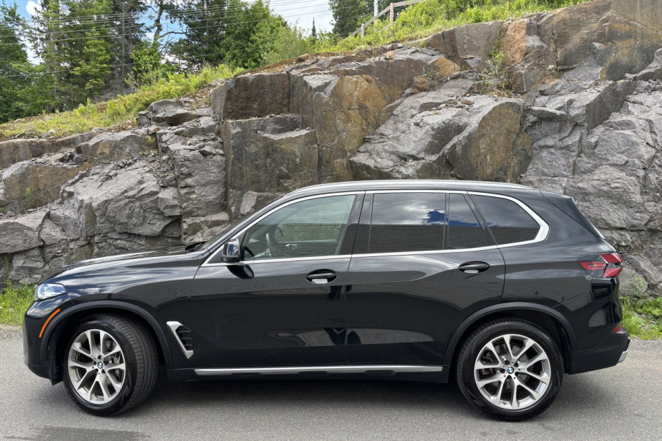 2024 BMW X5 - Image 2
