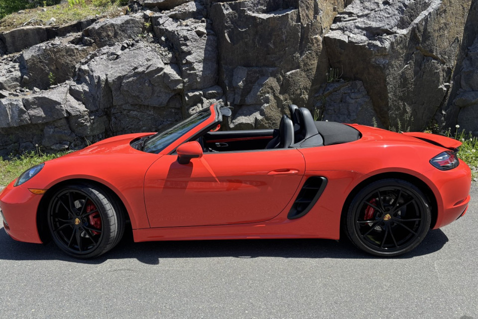 2017 Porsche 718 Boxster - Image 2