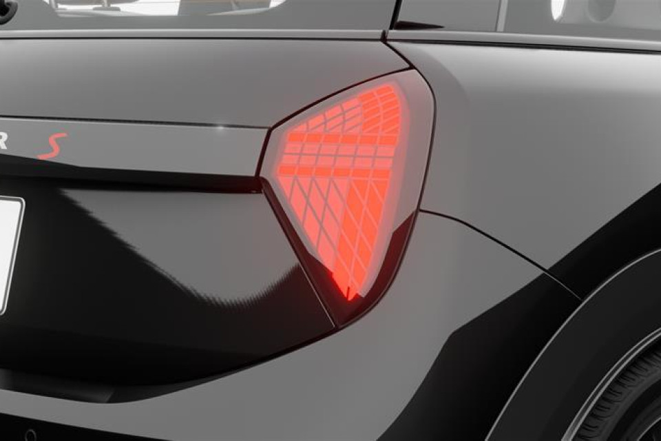 2026 MINI 3 Door - Image 8