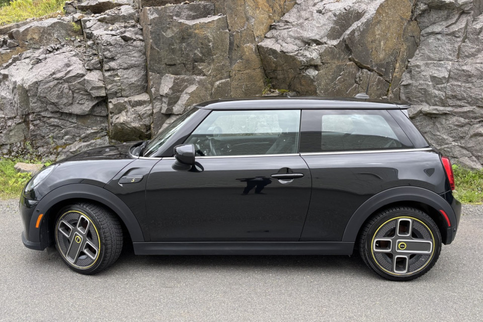 2023 Mini Cooper - Image 2