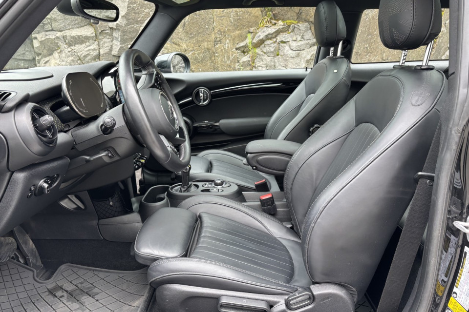 2023 Mini Cooper - Image 9
