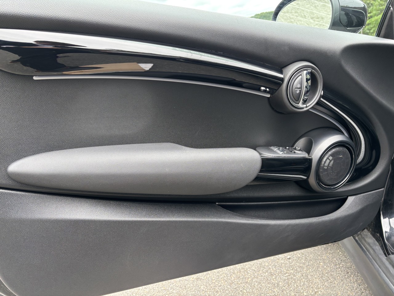2023 Mini Cooper - Image 10