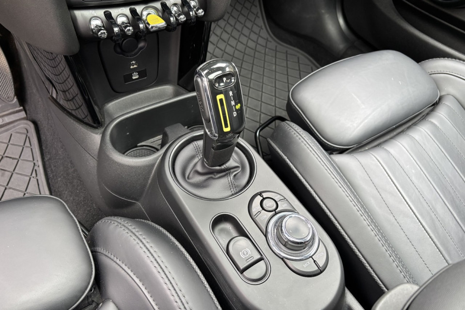 2023 Mini Cooper - Image 16