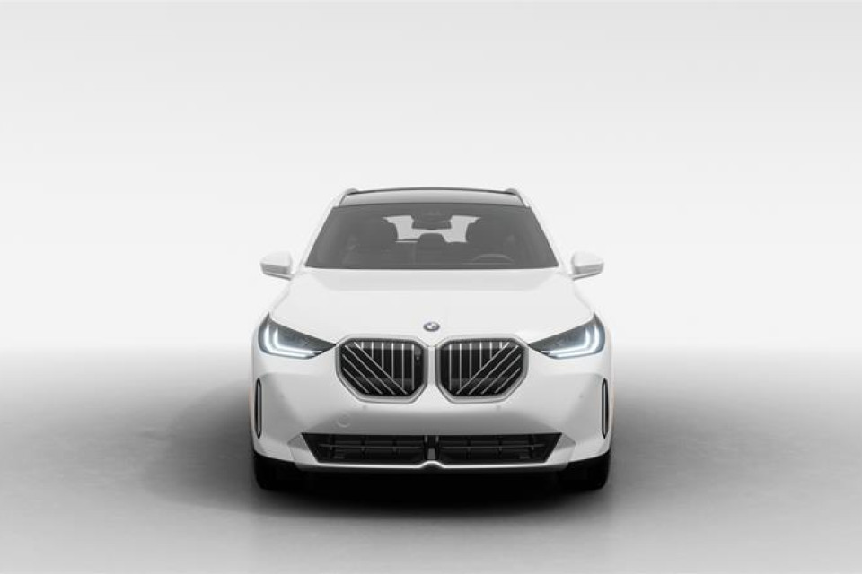 2026 BMW X3 - Image 3