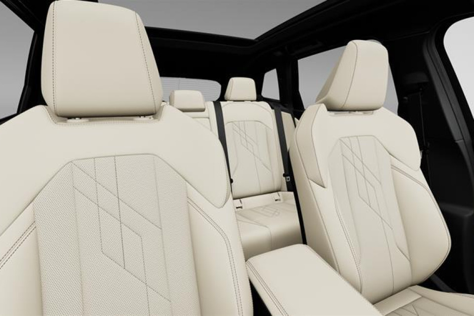 2026 BMW X3 - Image 13