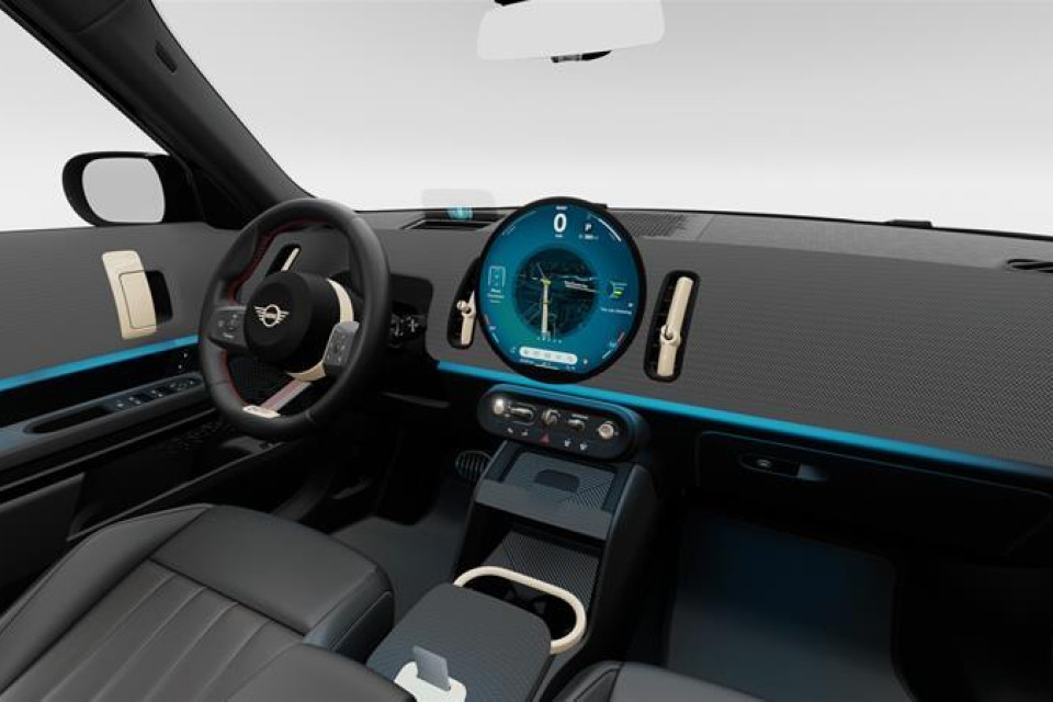 2027 MINI Countryman - Image 14