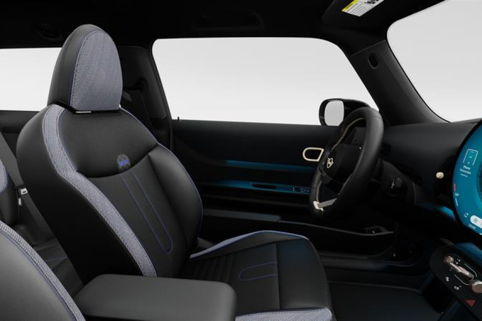 2026 MINI 3 Door - Image 9