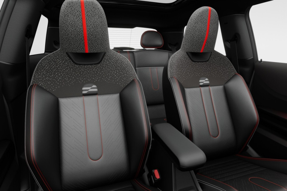 2026 MINI 3 Door - Image 5