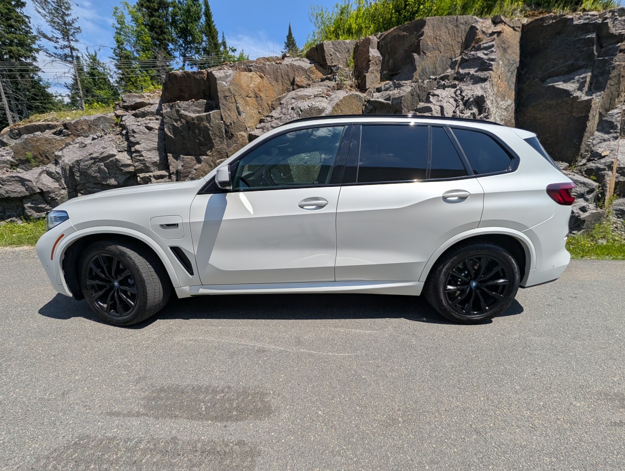 2023 BMW X5 - Image 2