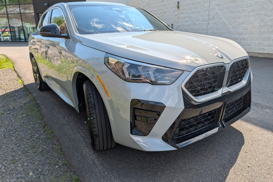 2025 BMW X2 - Image 8