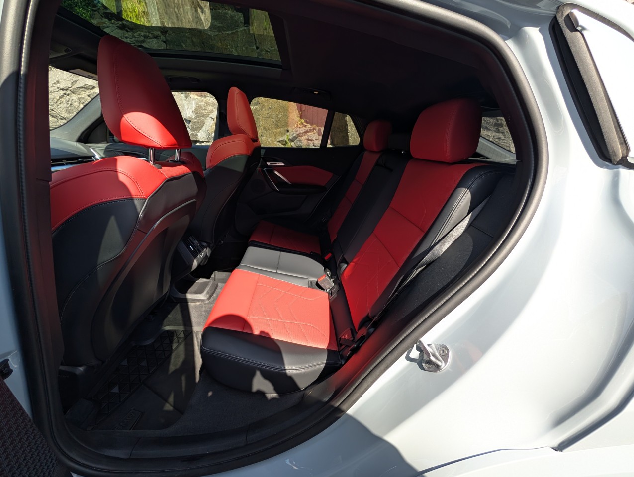 2025 BMW X2 - Image 15