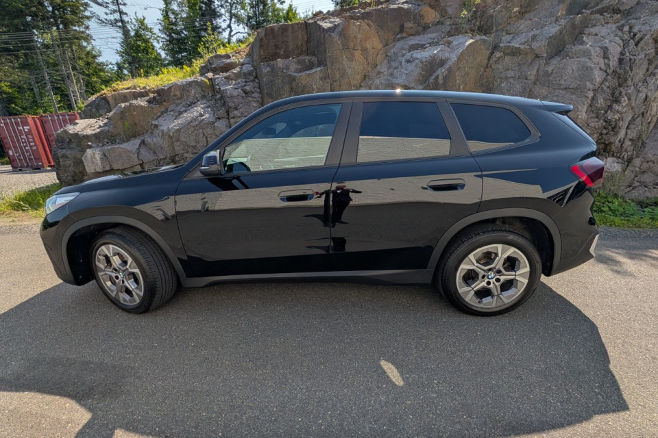 2023 BMW X1 - Image 2