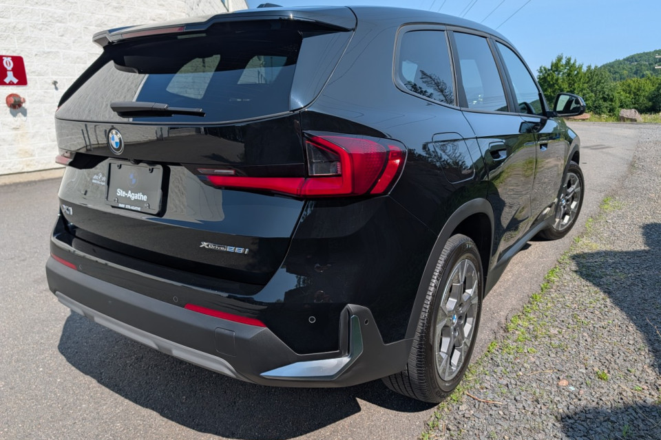2023 BMW X1 - Image 7