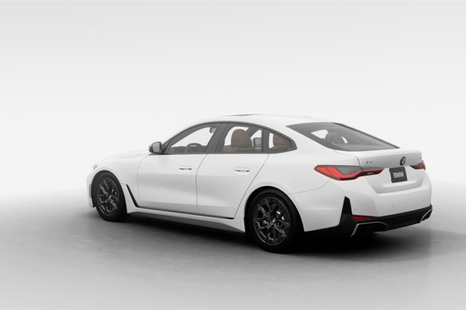 2026 BMW i4 - Image 2